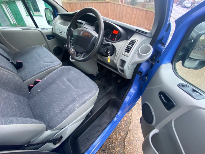 RENAULT TRAFIC