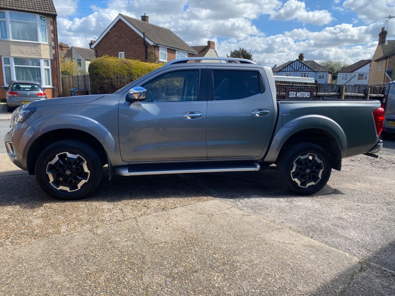 NISSAN NAVARA