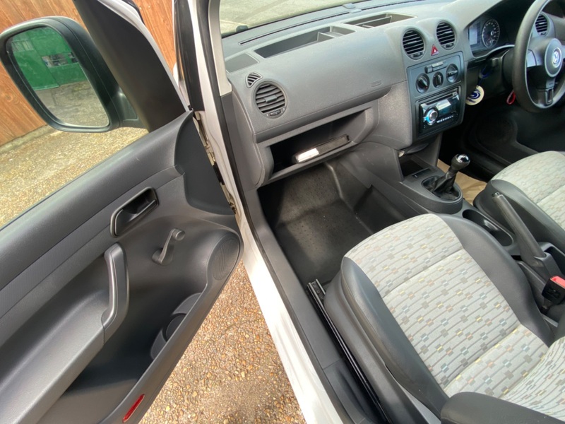 VOLKSWAGEN CADDY