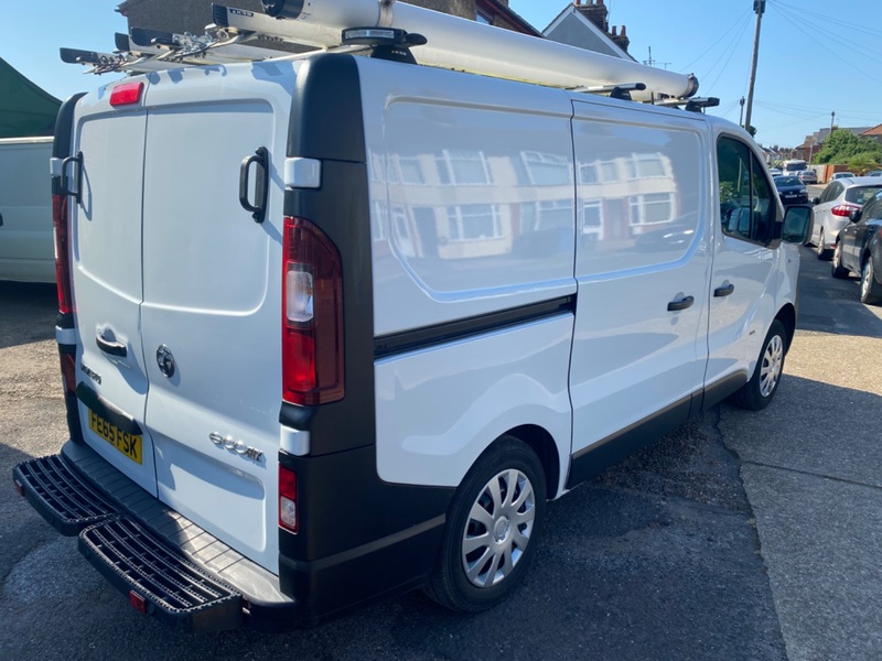 VAUXHALL VIVARO