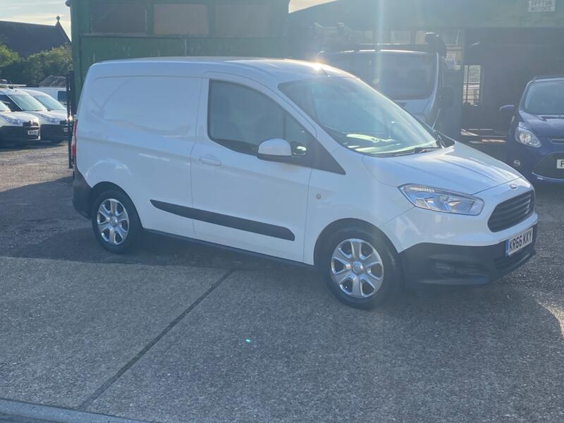 FORD TRANSIT COURIER